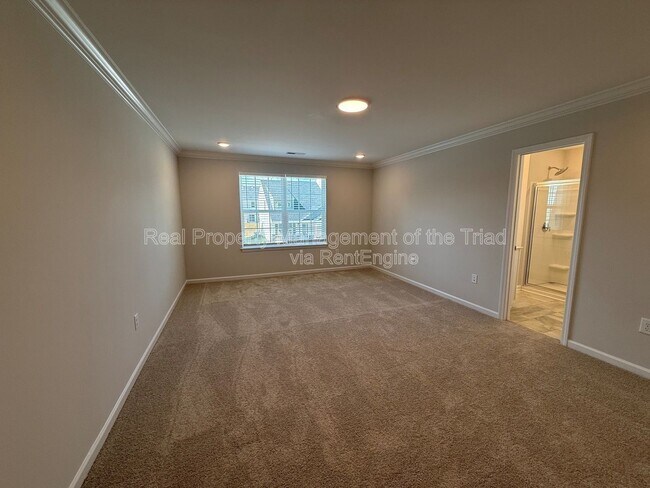 Building Photo - 907 Elderberry Wy