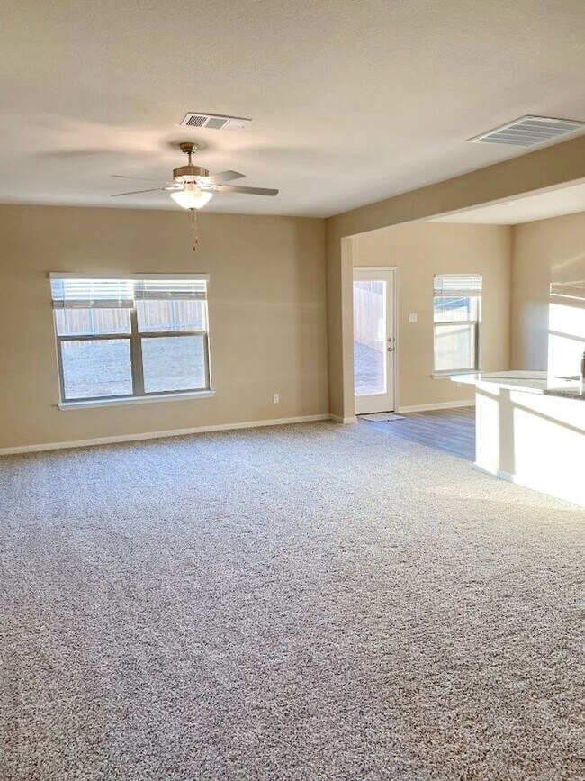 Building Photo - Stylish 4-Bedroom Two-Story Home with Park Access in Princeton, TX