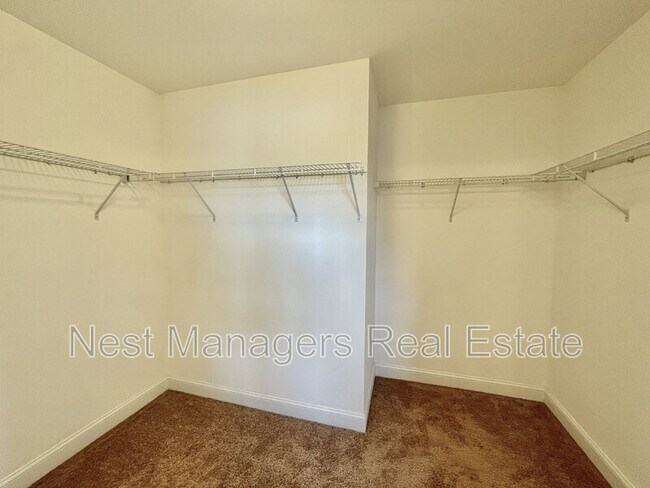 Building Photo - 608 Stonebriar Ave