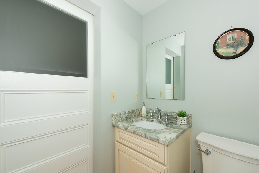 Building Photo - 69 Dennett St