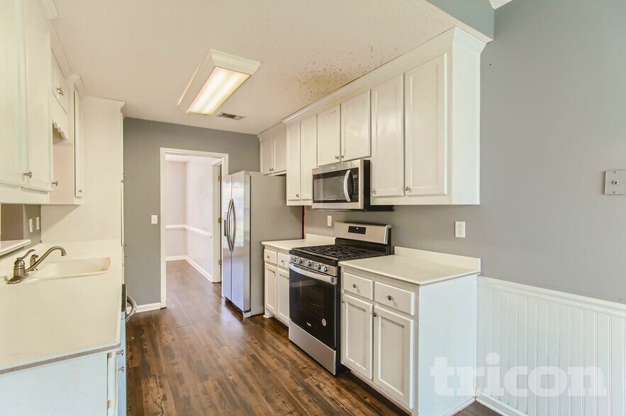Building Photo - 1105 River Green Ct
