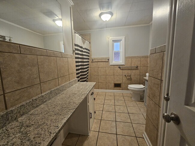 Building Photo - 500 S Mountain St