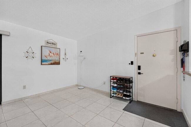 Building Photo - 9474 S Belfort Cir