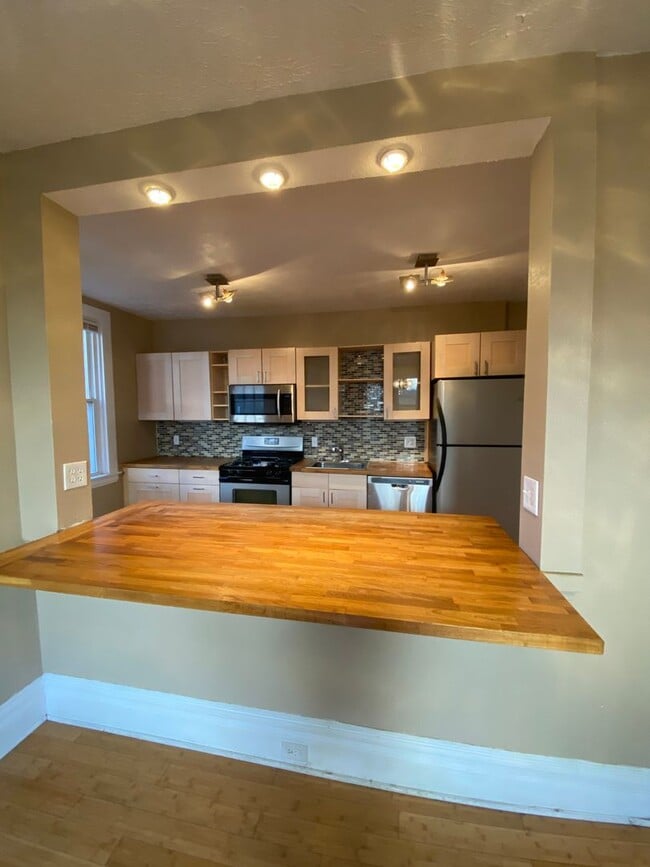 Building Photo - Now showing, Updated 3BR 2 Full Bath house...