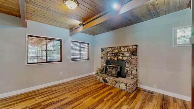 Building Photo - 6700 Ridgeway Dr