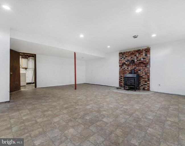 Building Photo - 421 Gatewood Ct