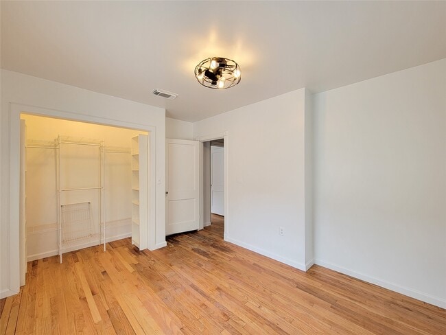 Building Photo - 2816 Elser St