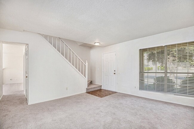 Building Photo - 8201 Cloverglen Ln