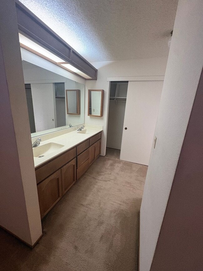 Building Photo - Spacious 3bed/2bath home in Antelope