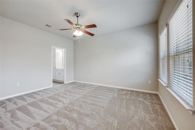 Building Photo - 2304 S Lakeline Blvd