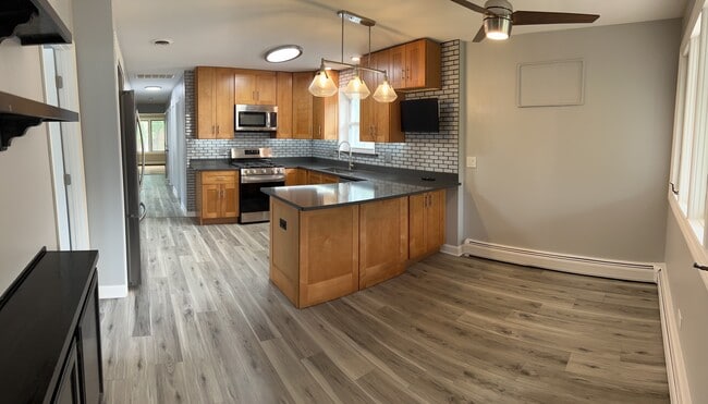 Building Photo - 761 56th St