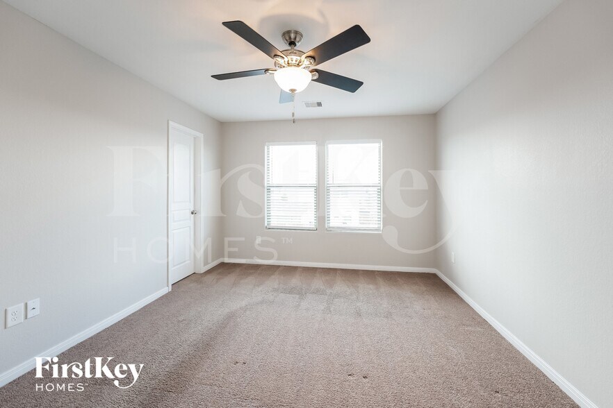 Building Photo - 9923 Sanders Rose Lane