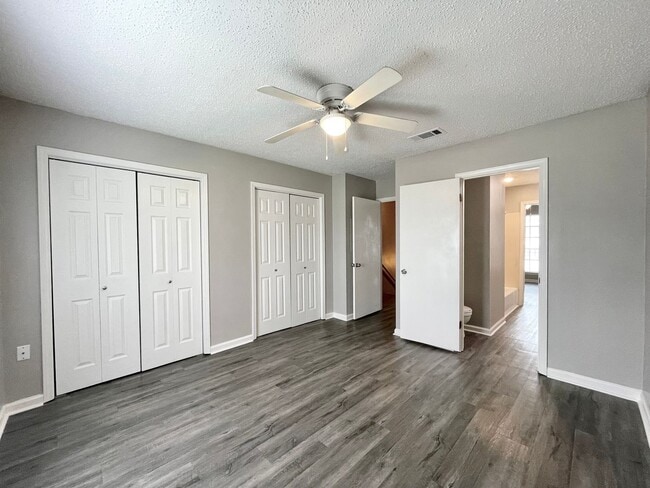 Building Photo - TOWNHOME 2BR   MOVE IN READY!    $995