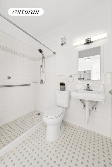 Building Photo - 525 Audubon Ave