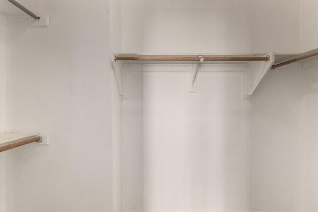 Building Photo - 2150 E Bell Rd