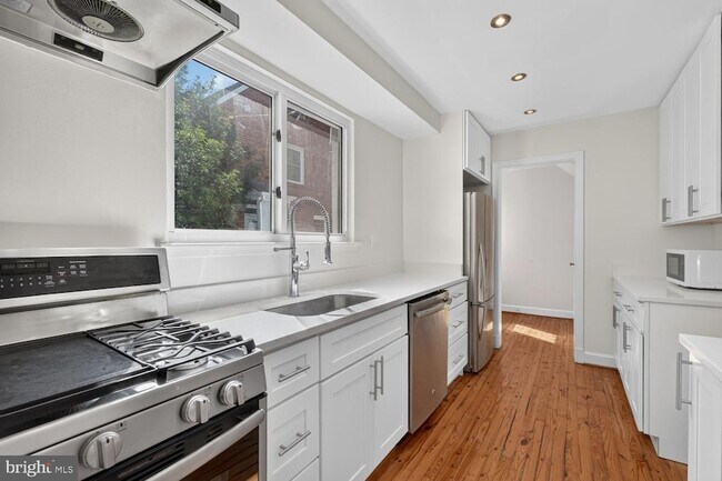 Building Photo - 4325 47th St NW