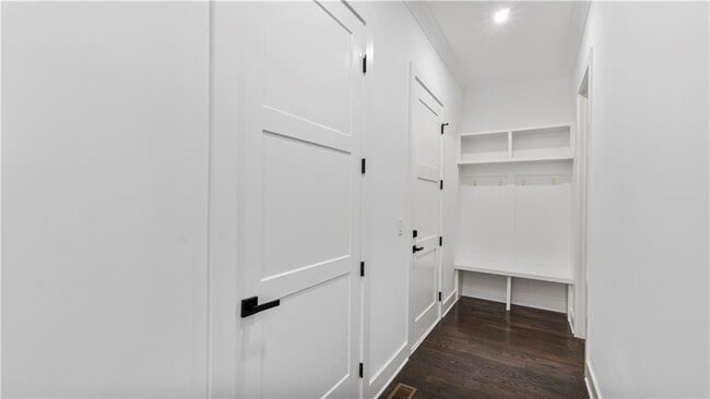 Building Photo - 208 Indian Hills Trail