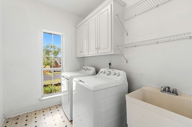 Building Photo - 790 Prairie Ln