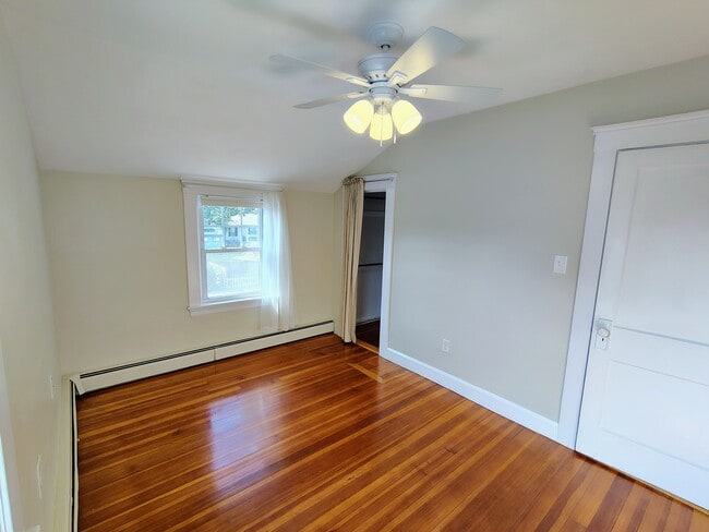Building Photo - 162 Elmwood Ave