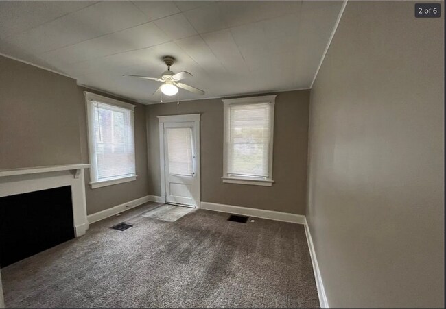 Building Photo - Updated and ready for move in!