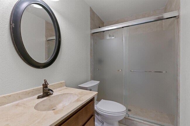 Building Photo - 209 E Rector St