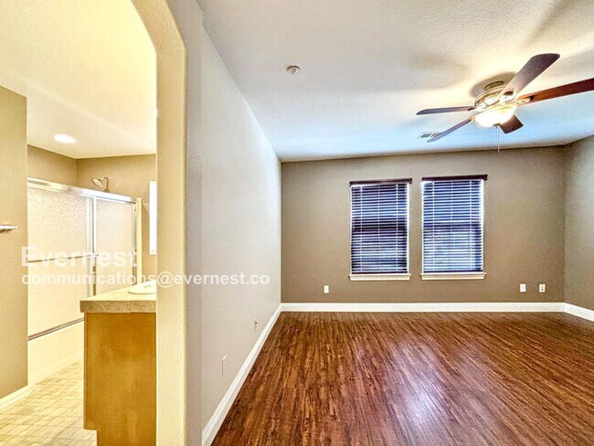 Building Photo - 10435 Whitcomb Way