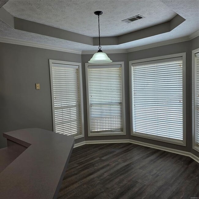 Building Photo - 1736 Twelve Oaks Ln