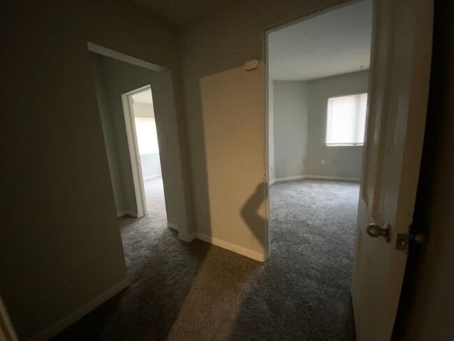 Building Photo - 1400 Bass Ave