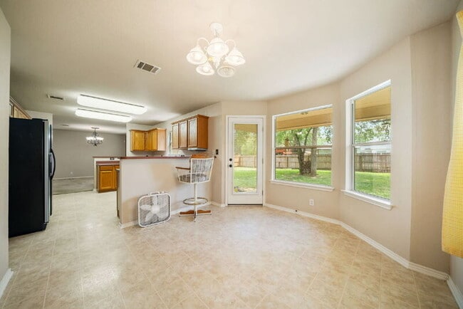 Building Photo - 7715 Black Oak Pass