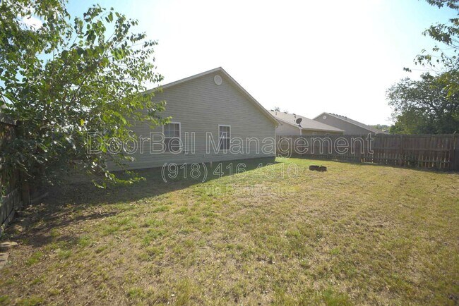 Building Photo - 89 W Fairlane Ct