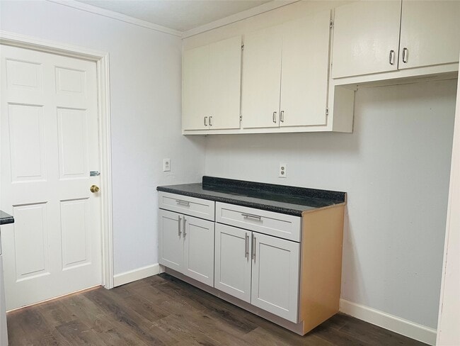 Building Photo - 7328 Bauman Rd