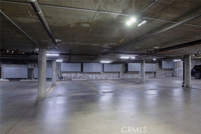 Building Photo - 10470 Riverside Dr