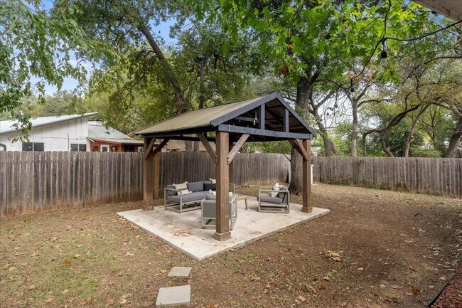 Building Photo - 5108 Emerald Forest Dr