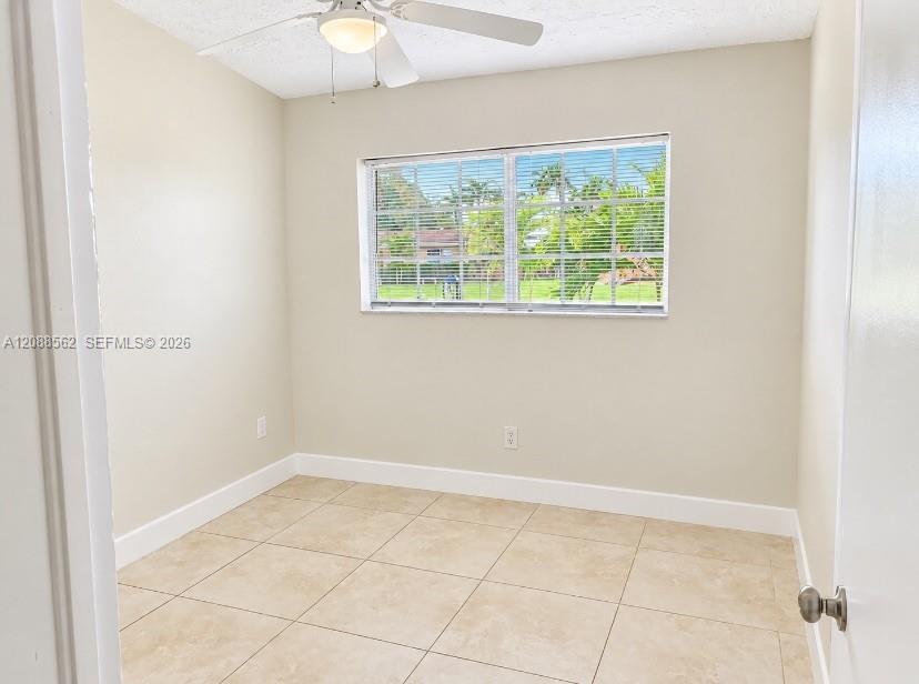 Building Photo - 320 NW 93rd Ter