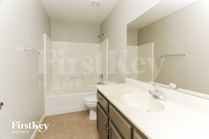 Building Photo - 2115 Mountain Rock Ct