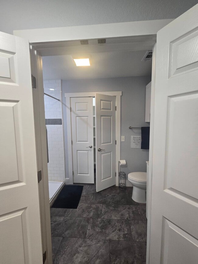 Building Photo - 1305 N Main St