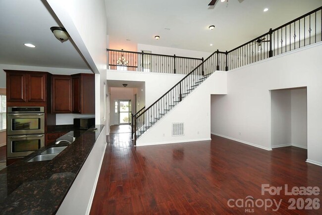 Building Photo - 4224 Lois Ln