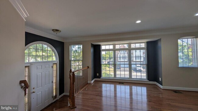 Building Photo - 42681 Rolling Rock Square