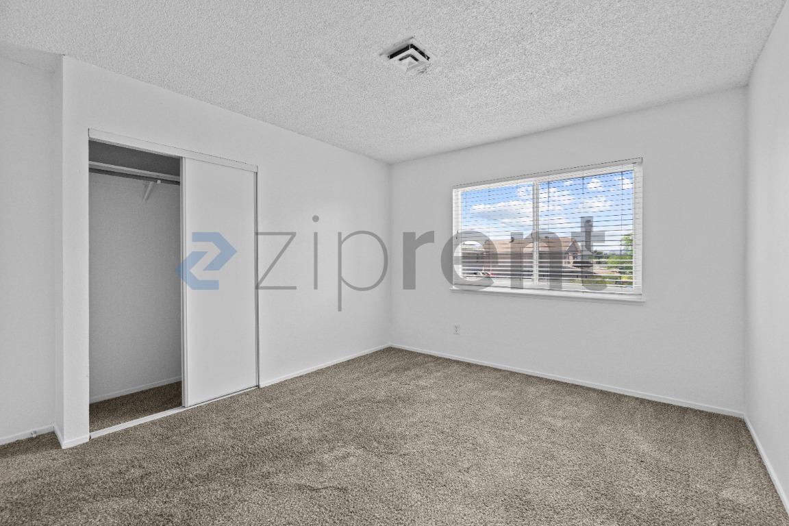 Building Photo - 899 Monika Way