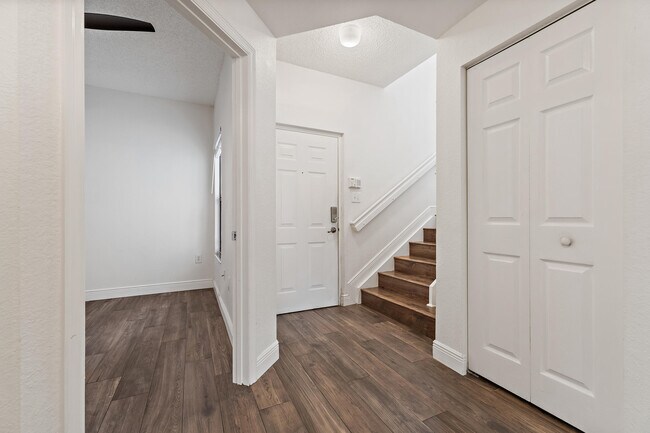 Building Photo - 2806 Veronia Dr