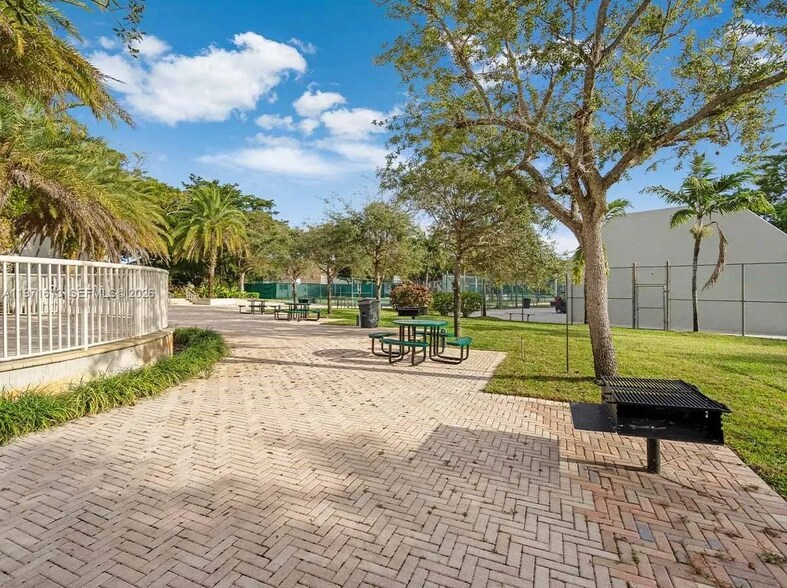 Building Photo - 11543 SW 109th Rd