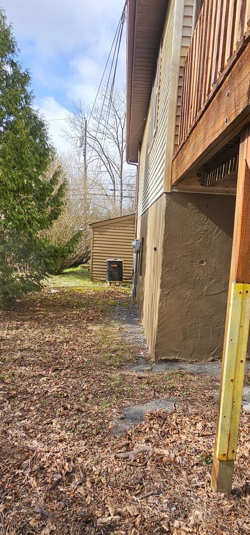 Building Photo - 2 Bedroom 1 Bath House $1,600 - Available May 2026!