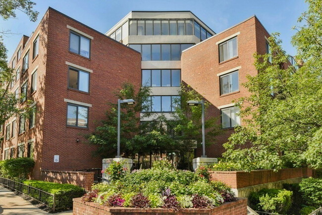 Building Photo - 85 Brainerd Rd