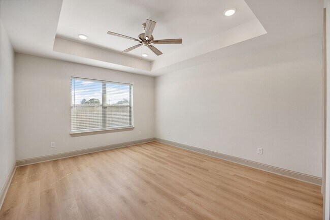 Building Photo - 3190 Dogwood Pk Blvd