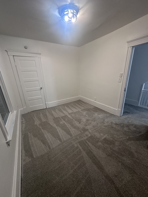 Building Photo - 9415 Edmunds Ave