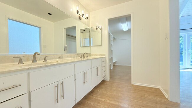 Building Photo - Spacious 4-Bedroom + Bonus Room Home with ...