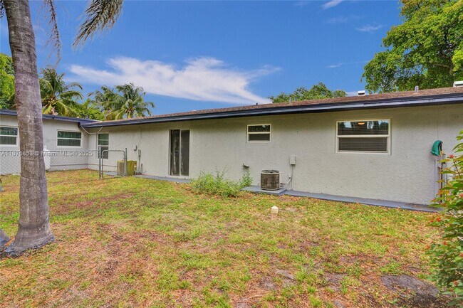 Building Photo - 5807 SW 27th St