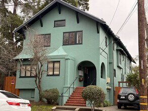 Building Photo - Elmwood Gem, and just off the main St. Great location and is just off the main St.