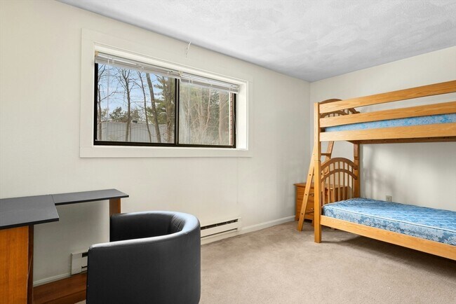 Building Photo - 318 Codman Hill Rd