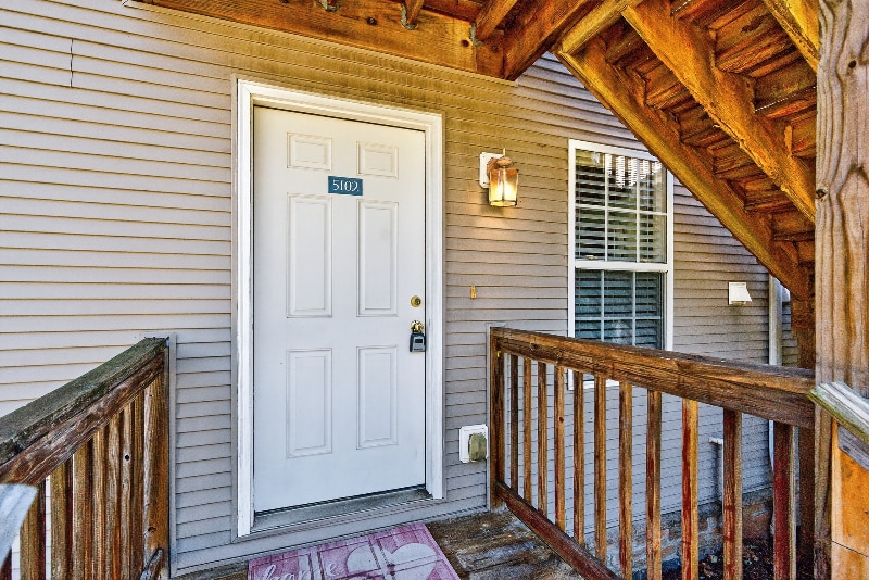 Building Photo - 858 Malabu Dr